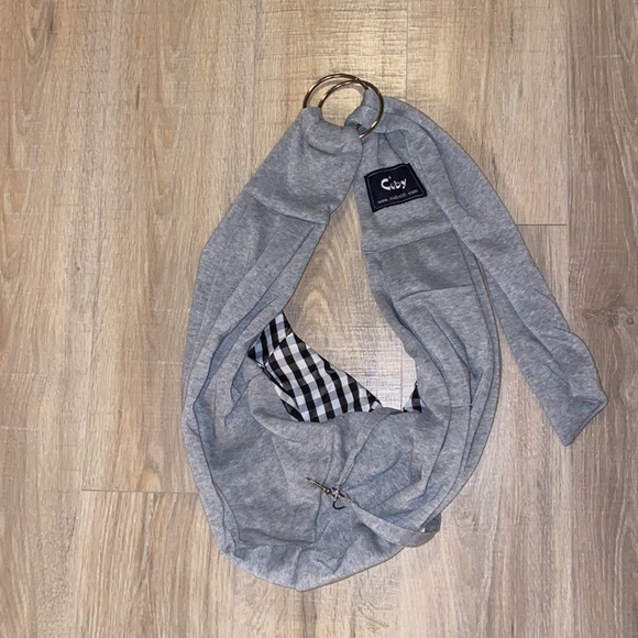 Cuby Dog and Cat Sling Carrier - Picture 7 of 8